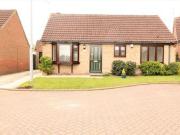 2 Bedrooms Detached bungalow for rent in Hunters Croft,...