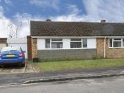 2 Bedrooms Detached bungalow for rent in Stratford...