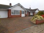 2 Bedrooms Detached bungalow for rent in Woodside...