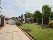 2 Bedrooms Detached bungalow for sale in Almond Close,...