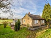 2 Bedrooms Detached bungalow for sale in Felsted,...
