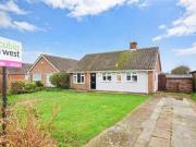 2 Bedrooms Detached bungalow for sale in Greenacres...