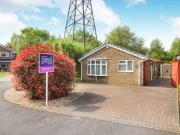 2 Bedrooms Detached bungalow for sale in Hoveton Close,...
