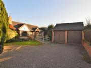 2 Bedrooms Detached bungalow for sale in Leivers Close,...