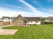 2 Bedrooms Detached bungalow for sale in Penrhyn Beach...