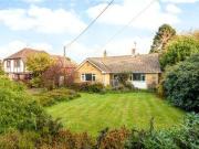 2 Bedrooms Detached bungalow for sale in South Town...