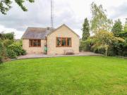 2 Bedrooms Detached bungalow for sale in St. Peters Way,...