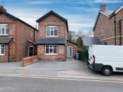 2 Bedrooms Detached house for rent in Chapel Lane,...