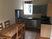 2 Bedrooms Detached house for rent in Headingley Lane,...