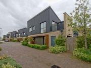 2 Bedrooms Detached house for sale in Barn Road,...