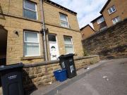 2 Bedrooms End terrace house for rent in Fearnsides...