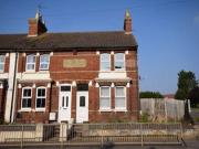 2 Bedrooms End terrace house for rent in Hythe Road,...
