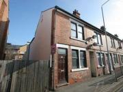 2 Bedrooms End terrace house for rent in Queens Road,...