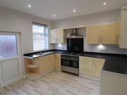 2 Bedrooms End terrace house for rent in School Street,...