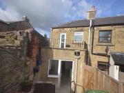 2 Bedrooms End terrace house for sale in Commercial...