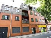 2 Bedrooms Flat for rent in 8 Wellington Street,...