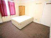 2 Bedrooms Flat for rent in Alexandra Road, Hounslow,...