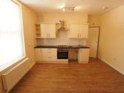 2 Bedrooms Flat for rent in Anlaby Road, Hull, East...