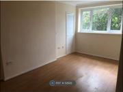 2 Bedrooms Flat for rent in Asgard Drive, Manchester M5