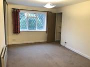 2 Bedrooms Flat for rent in Aubrey Gardens, Toddington...