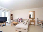2 Bedrooms Flat for Rent in Avenue Elmers | Foxtons