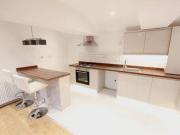 2 Bedrooms Flat for rent in Baines Lane, Hinckley,...