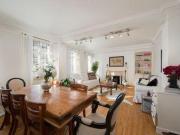 2 Bedrooms Flat for rent in Baker Street, London NW1