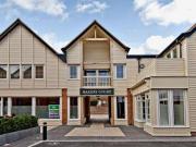 2 Bedrooms Flat for rent in Bakery Court, Beaconsfield HP9