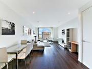 2 Bedrooms Flat for rent in Baltimore Wharf, South...