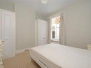 2 Bedrooms Flat for rent in Balvernie Grove, London SW18