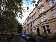 2 Bedrooms Flat for rent in Barrington Drive, Glasgow G4