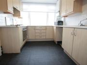 2 Bedrooms Flat for rent in Bensham Manor Rd, Thornton...