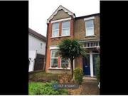 2 Bedrooms Flat for rent in Birkbeck Road, Beckenham BR3