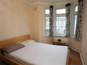 2 Bedrooms Flat for rent in Blackhorse Lane,...