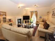 2 Bedrooms Flat for rent in Blagdens Lane, Southgate,...