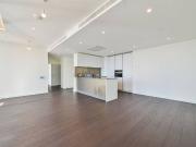 2 Bedrooms Flat for Rent in Bondway | Foxtons