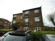 2 Bedrooms Flat for rent in Boveney Close, Cippenham,...