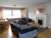 2 Bedrooms Flat for rent in Braid Square, Glasgow G4