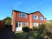 2 Bedrooms Flat for rent in Bridge Close, Horsell,...