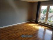 2 Bedrooms Flat for rent in Broad Cairn Court,...