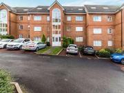2 Bedrooms Flat for rent in Broadoaks, Bury BL9