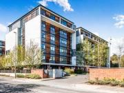 2 Bedrooms Flat for rent in Broadway, Salford M50