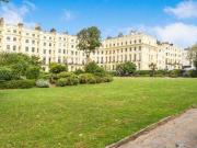 2 Bedrooms Flat for rent in Brunswick Place, Hove BN3