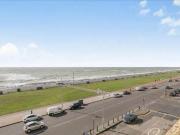 2 Bedrooms Flat for rent in Brunswick Terrace, Hove BN3