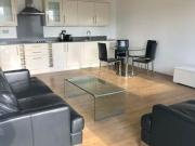 2 Bedrooms Flat for rent in Buckingham Gardens, Slough SL1