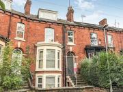 2 Bedrooms Flat for rent in Cambrian Terrace, Holbeck,...