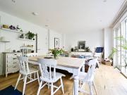 2 Bedrooms Flat for Rent in Cambridge Avenue | Foxtons
