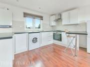 2 Bedrooms Flat for rent in Canterbury Road, Croydon CR0