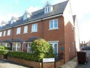 2 Bedrooms Flat for rent in Cardigan Road, Reading,...
