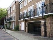 2 Bedrooms Flat for rent in Carna Court, Richmond TW9